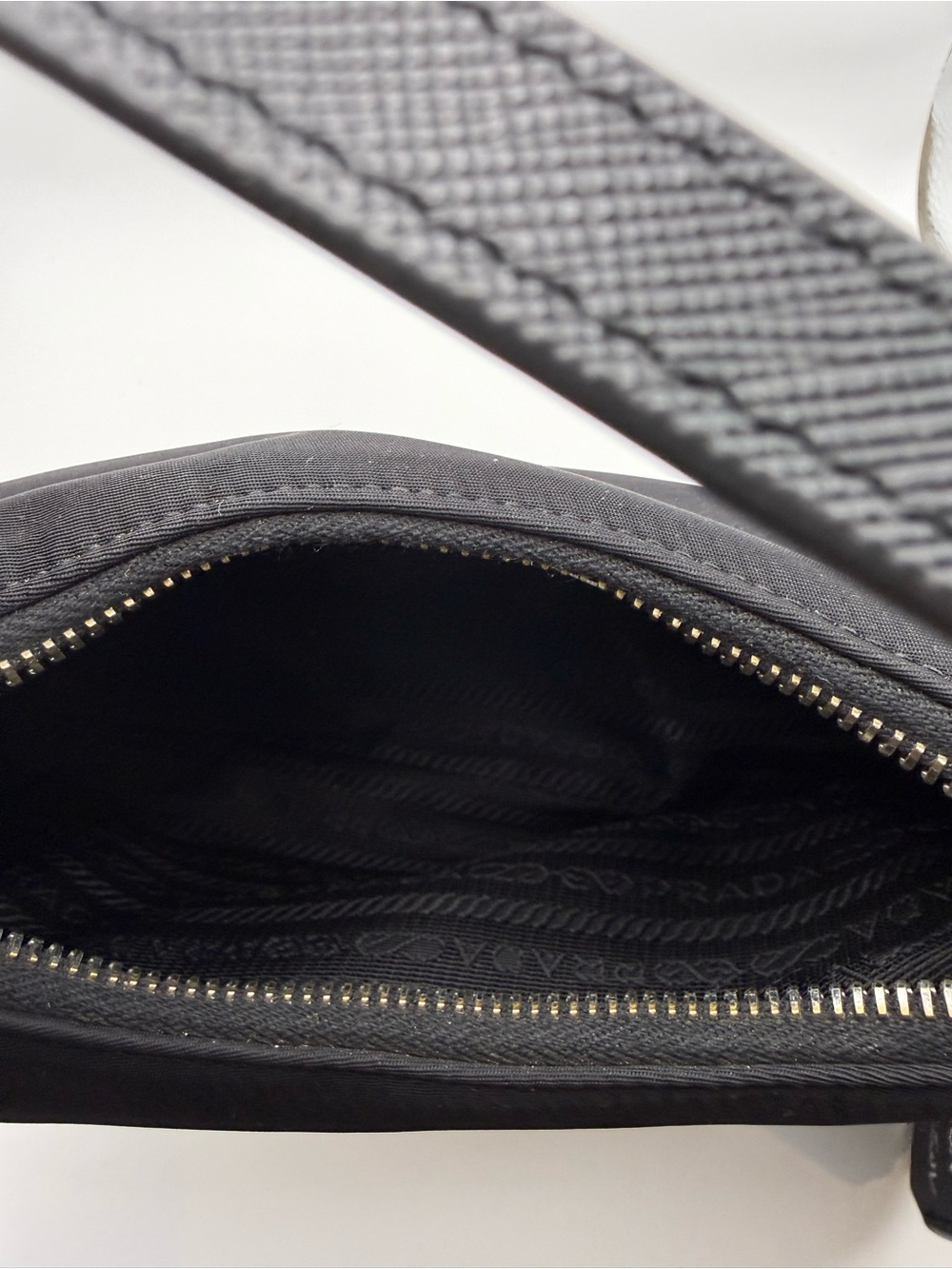 Authentic Prada Black Re-Edition 2005 Nylon Bag with Triangle Logo & Box - Picture 6 of 12